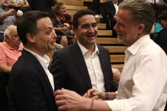 Διαφωνούν με τη διαγραφή Κωνσταντινόπουλου κορυφαία στελέχη του ΠΑΣΟΚ: «Δεν λύνονται έτσι τα προβλήματα»
